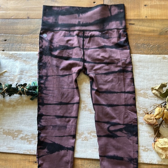 Zella Xs Tye Dye leggings. Marble. purple black. Full length ankle. NWOT - Picture 7 of 7